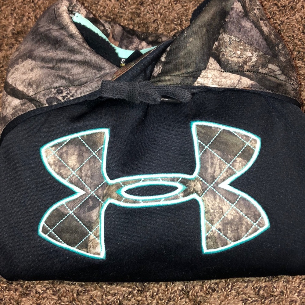 Women’s under armor hoodie!